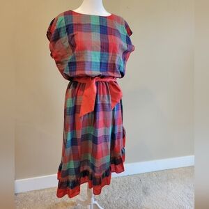 Vintage 80s short sleeve ruffle hem plaid  dress knee length lightweight Retro